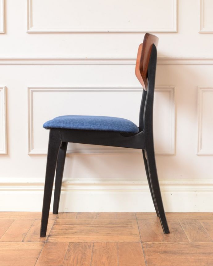 G-PLAN(Gプラン)　アンティーク チェア　G-PLANのビンテージチェア、北欧スタイルのダイニングチェア。横から見てもスッキリとカッコイイヴィンテージチェアは、もちろん新品ではないので経年変化によるキズはありますが、キレイに修復したので安心して座って下さい。(k-1658-c)