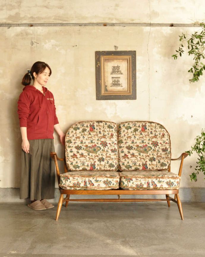 アーコールの家具 アンティーク チェア アーコールチェアらしいフォルムがステキなビンテージソファ。アーコールらしいスッキリしたカッコよさシンプルな中にアーコールらしい職人技が見られるラウンジチェア。(k-1672-c)