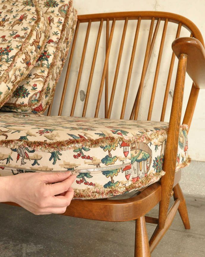 アーコールの家具 アンティーク チェア アーコールチェアらしいフォルムがステキなビンテージソファ。取り外し出来ますカバーは全てチャックで取り外せるカバーリング仕様になっています。(k-1672-c)