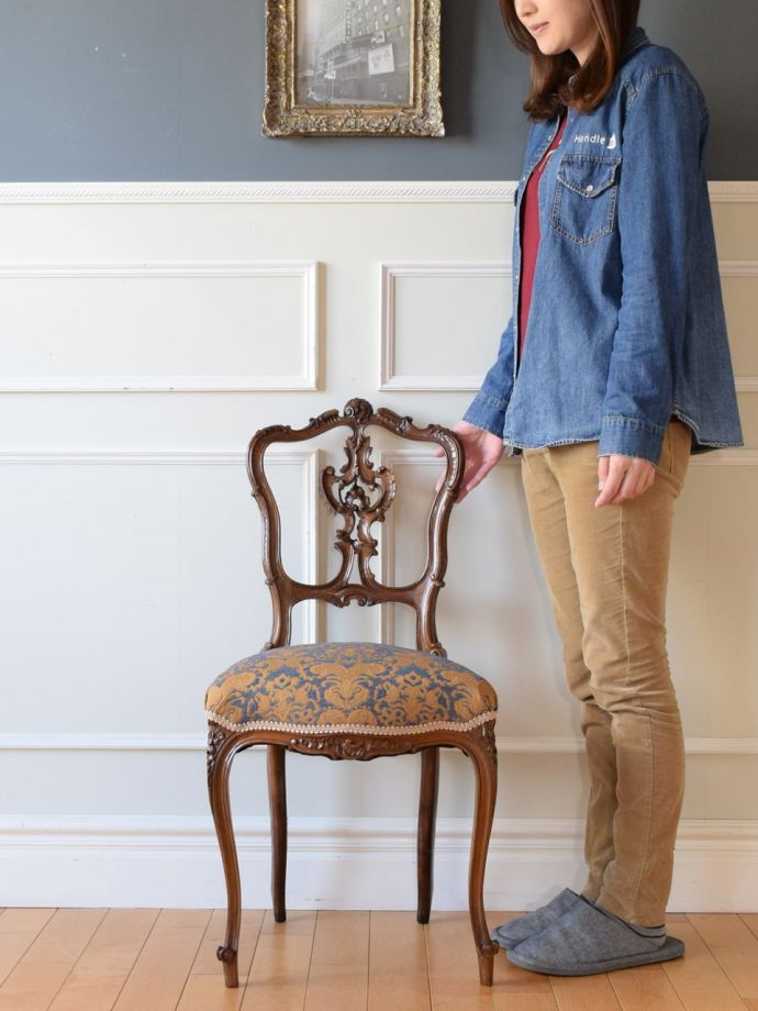 英国アンティークのサロンチェア