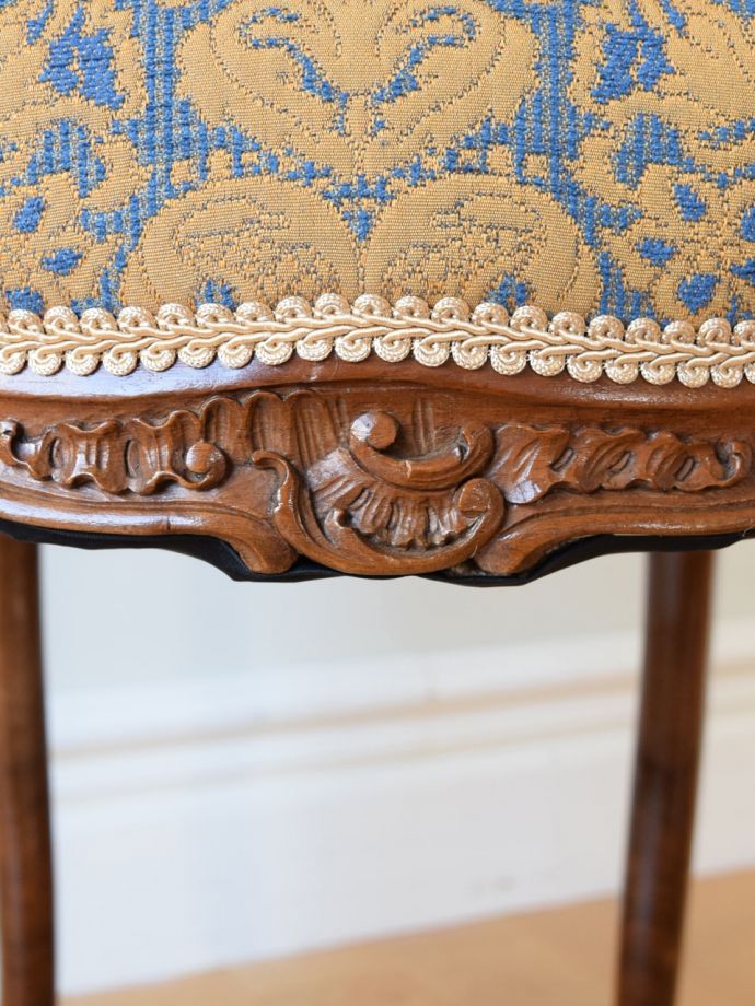 アンティークらしい彫