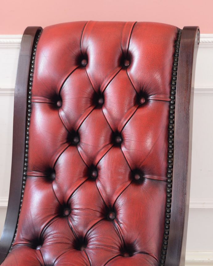 1Pソファ(ラウンジチェア)　アンティーク チェア　アンティーク チャイルドチェアー。ゆったりと包み込んでくれます時間を忘れてくつろげてしまう掛け心地。(k-1683-c)