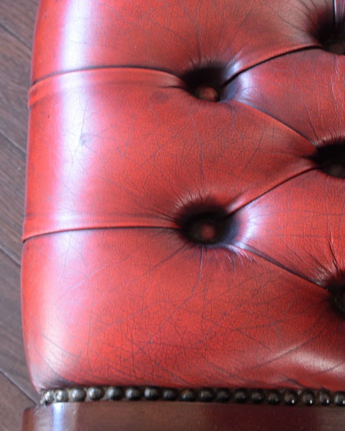 1Pソファ(ラウンジチェア)　アンティーク チェア　アンティーク チャイルドチェアー。近くで見るとこんな感じ。(k-1683-c)