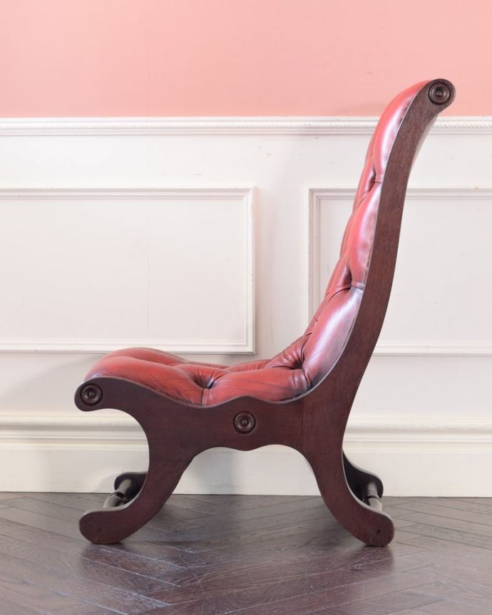 1Pソファ(ラウンジチェア)　アンティーク チェア　アンティーク チャイルドチェアー。サイドから見ても絵になっちゃう。(k-1683-c)