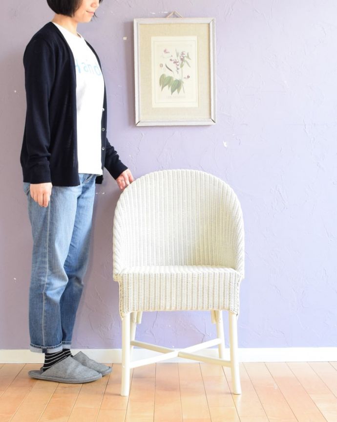 ロイドルーム アンティーク チェア アンティークのロイドルーム、イギリスで見つけたロイドルームチェア。ゆったりくつろぎの時間に・・・見て楽しむだけでなく、使って本当の良さがわかるのがロイドルームチェア。(k-1689-c)