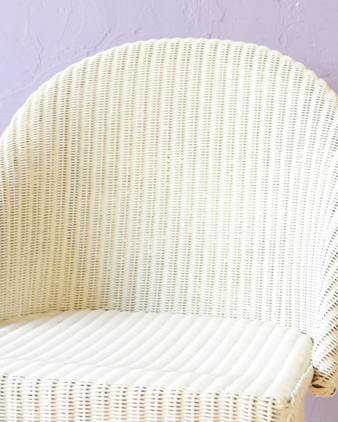 ロイドルーム アンティーク チェア アンティークのロイドルーム、イギリスで見つけたロイドルームチェア。アンティークとして使える頑丈さが魅力です可愛い編み目模様もロイドルームの魅力の一つ。(k-1689-c)