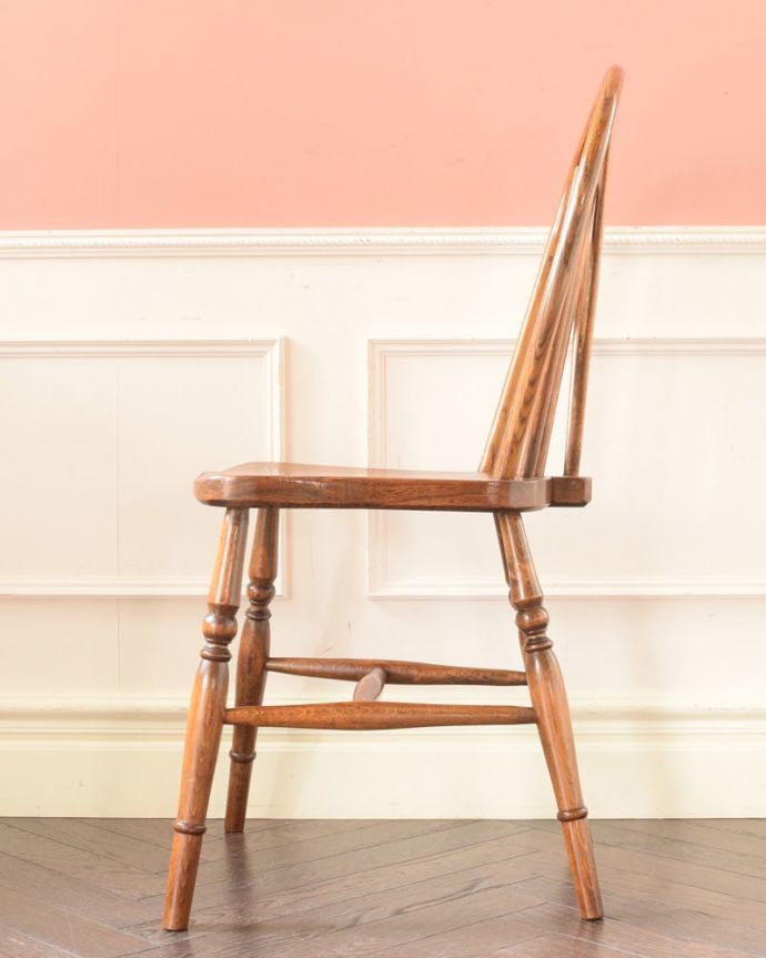 ダイニングチェア アンティーク チェア アンティーク キッチンチェアー 横顔も見てみましょう正面はもちろん、ホイールバックは横顔だって美しいんです。(k-1695-c)