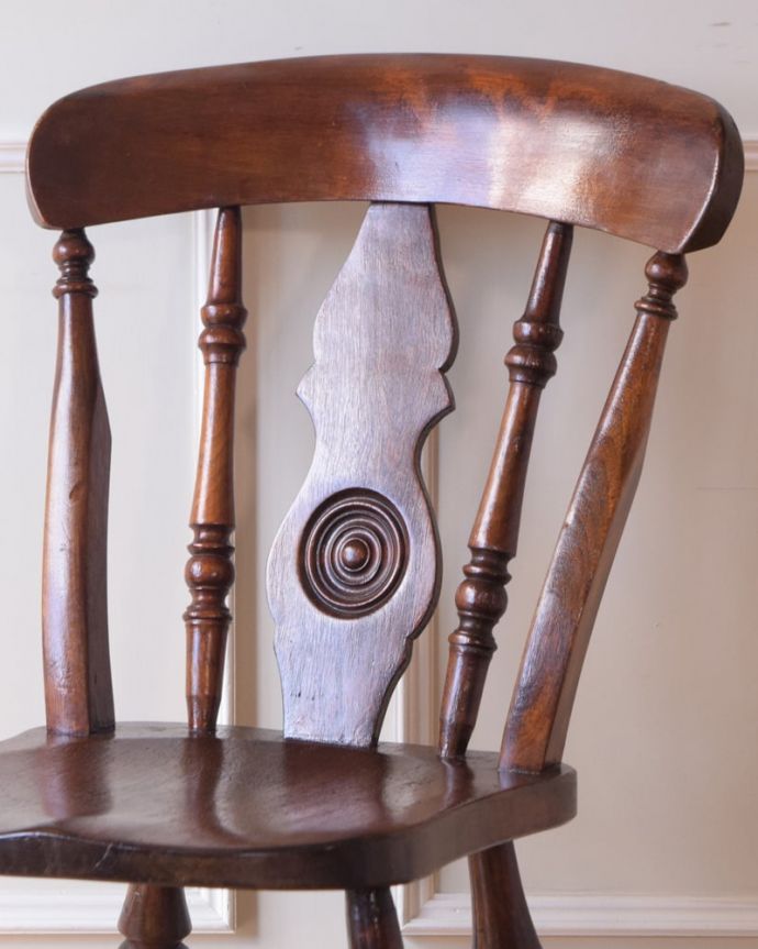 アンティークのキッチンチェア、イギリスで見つけたフィドルバック