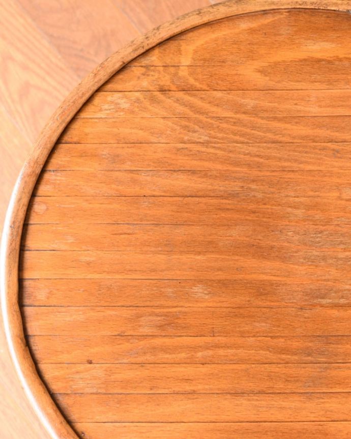 アンティークの椅子の座面の模様