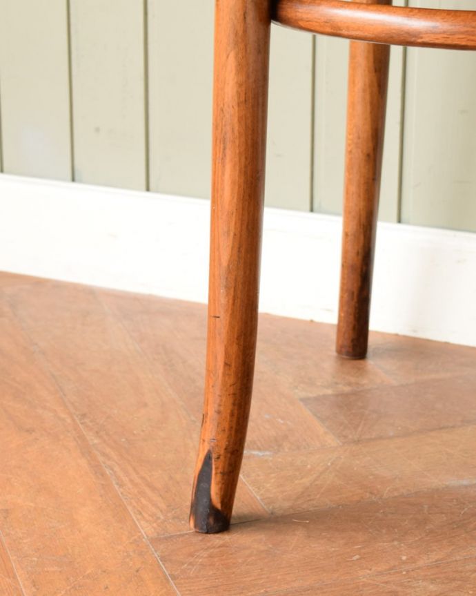 ベントウッドチェアの脚