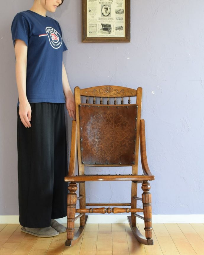 パーソナルチェア アンティークチェア・椅子 アンティーク ロッキングチェアー みんなが憧れ!ロッキングチェアゆらゆら揺られながら至福の時間が過ごせるロッキングチェアは誰もが憧れる椅子。(k-1701-c)