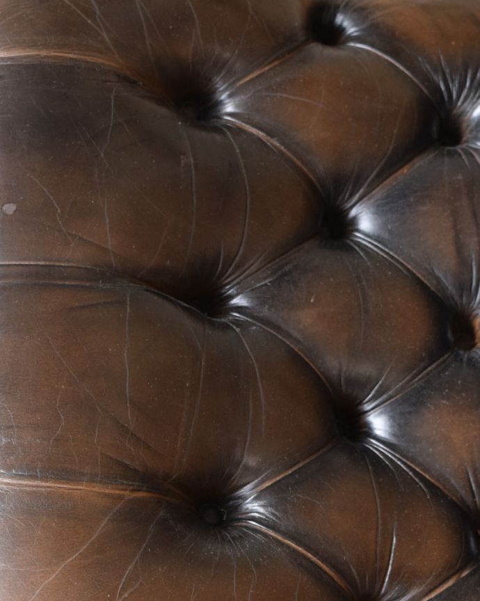 1Pソファ(ラウンジチェア)　アンティーク チェア　アンティーク ロッキングチェアー。近くで見るとこんな感じ。(k-1702-c)