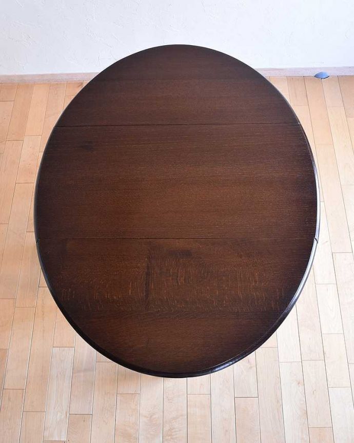 アンティークのテーブル アンティーク家具 重厚感あるツイスト脚がカッコイイ、英国輸入のアンティークゲートレッグテーブル。天板の修復には自信があります。(k-1705-f)