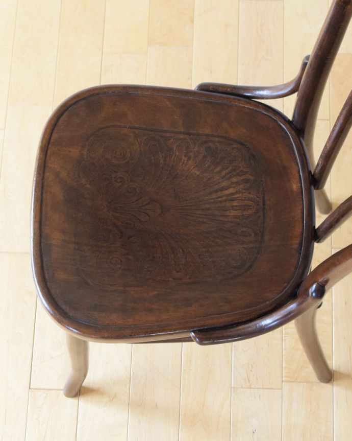 ベントウッドチェアの座面