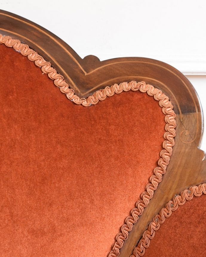 アンティーク チェア　アームチェア　うっとりするほど細かい細工まだ機械の発達していない時代に、手作業で作られた細かい細工。(k-1709-c)