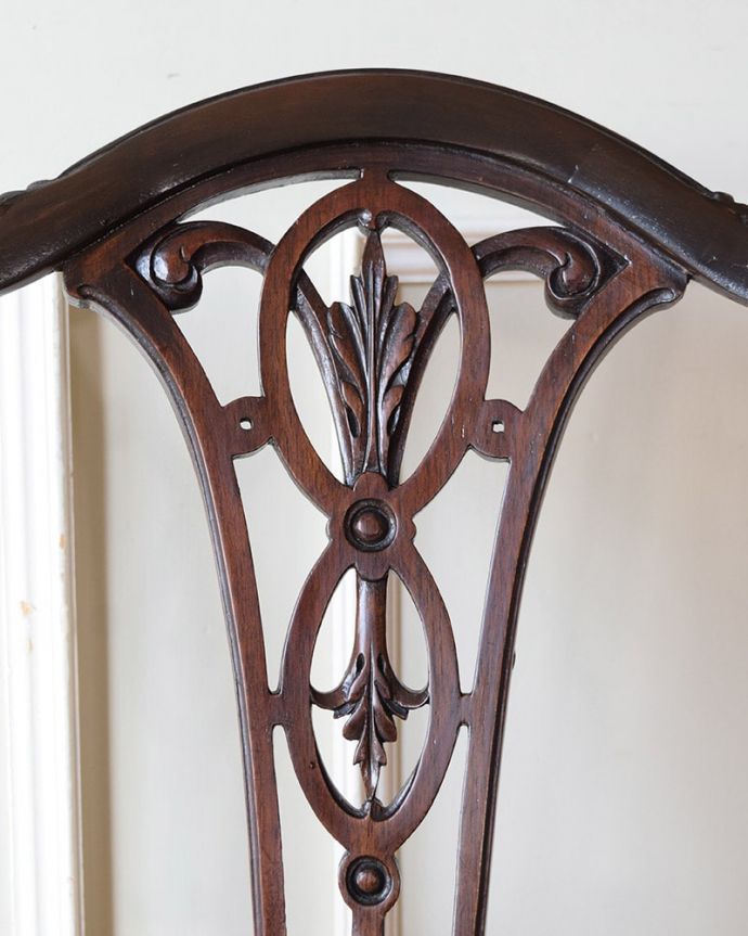 英国アンティークらしい装飾