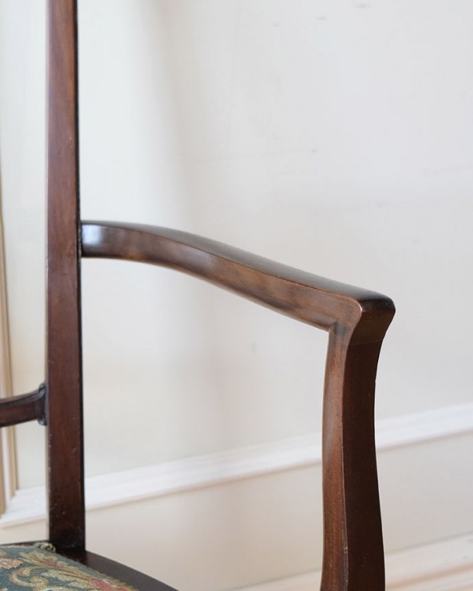 アンティークの椅子のアーム