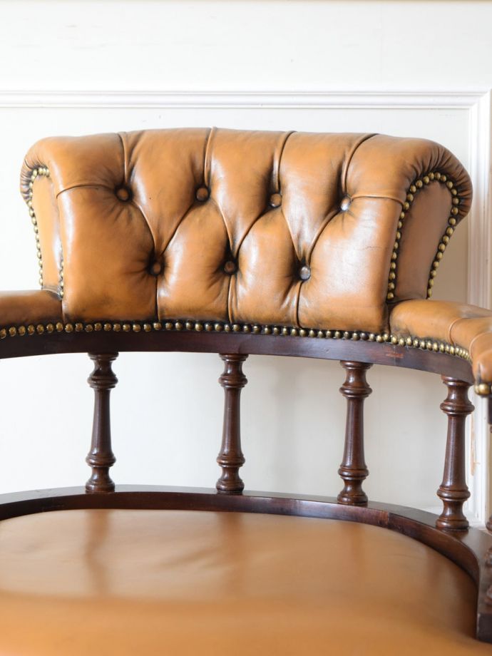 アンティークパーソナルチェアの背もたれ