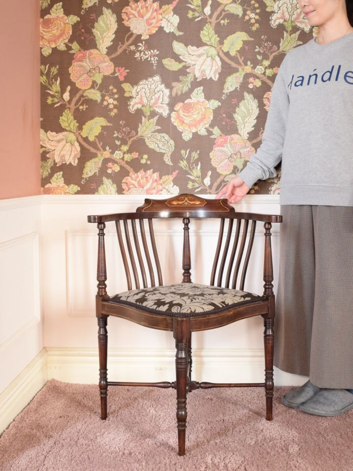 英国アンティークの椅子、コーナーチェア