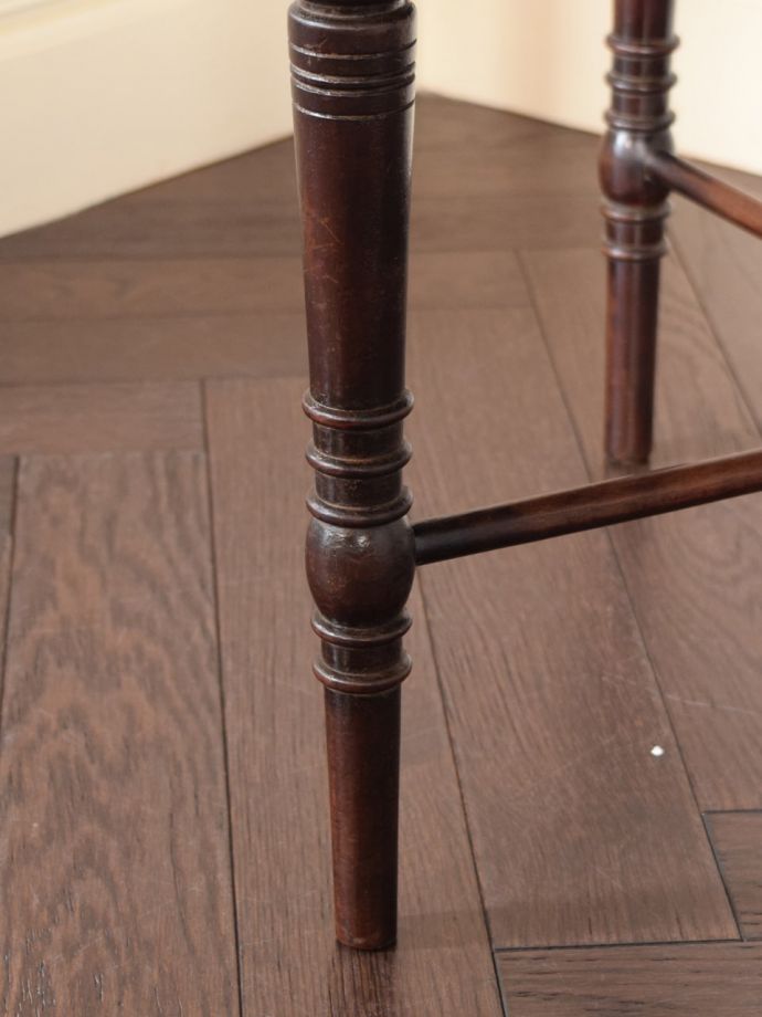 アンティーク椅子の脚