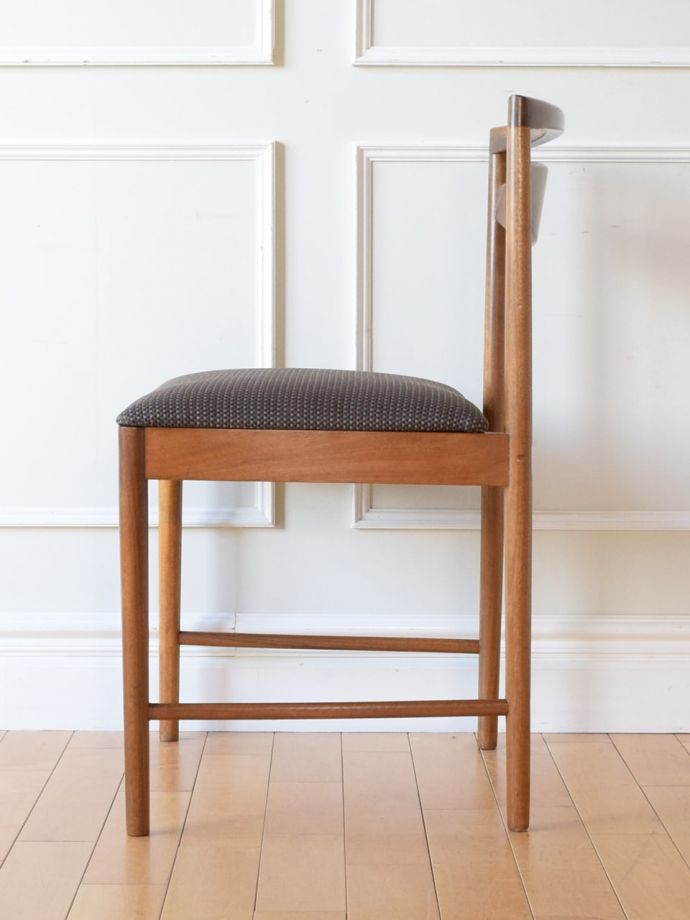 ビンテージ椅子の側面