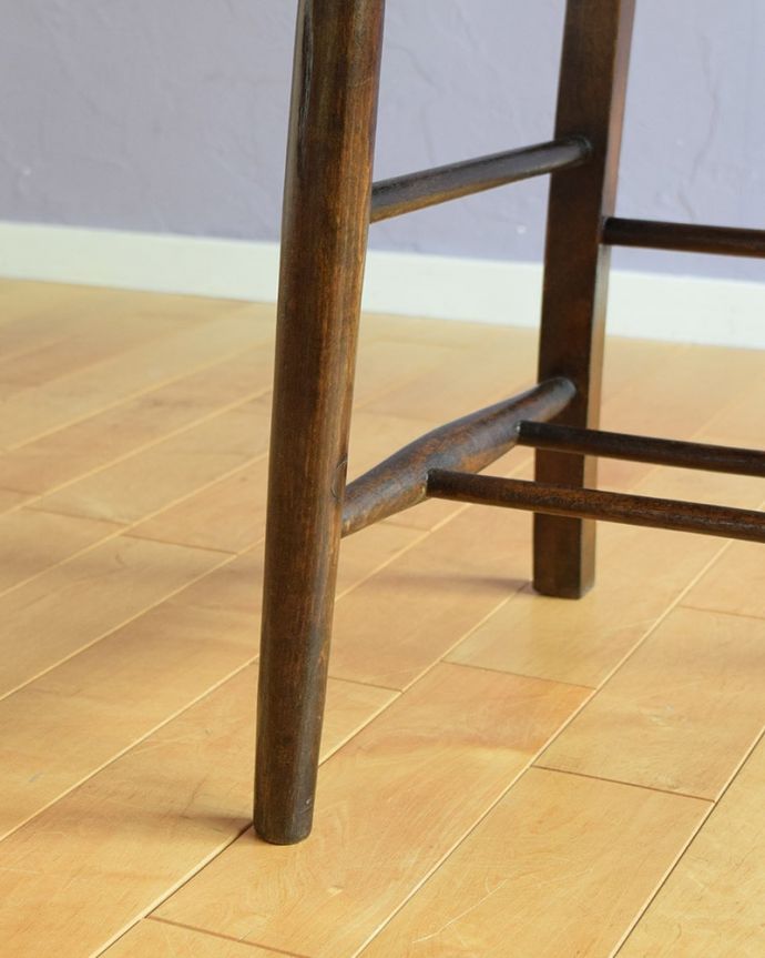 アンティークチェアの脚
