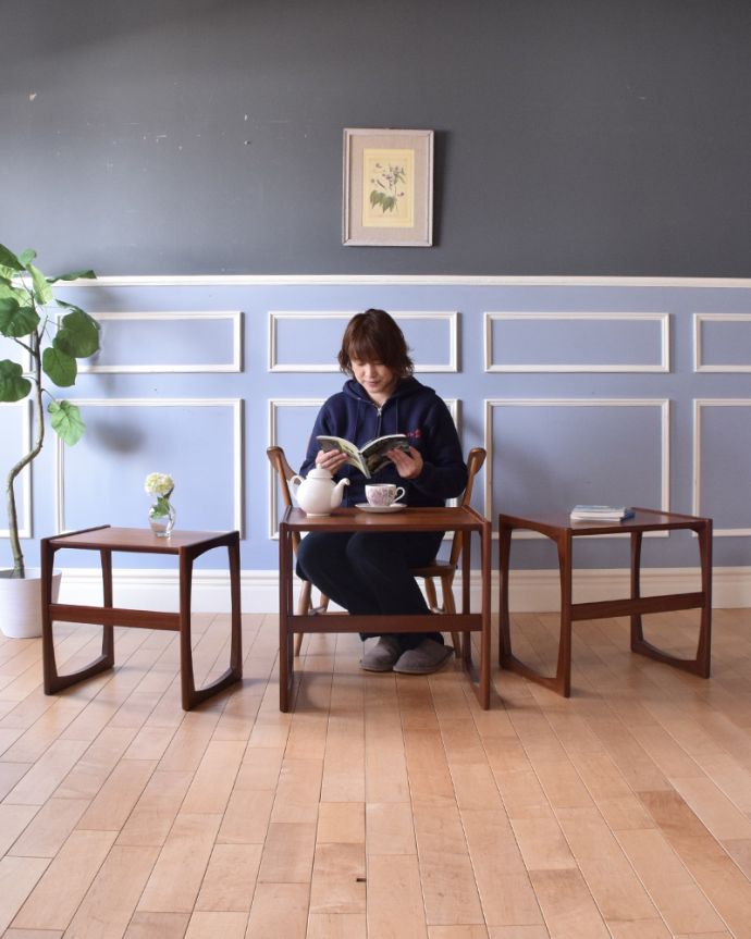 G-PLAN(Gプラン)　アンティーク家具　３台セットの小さなネストテーブル、北欧テイストのヴィンテージ家具。大きいテーブルはソファの前に小さなテーブルはベッドの横にとお家の色々なところで役に立ってくれます。(k-1722-f)