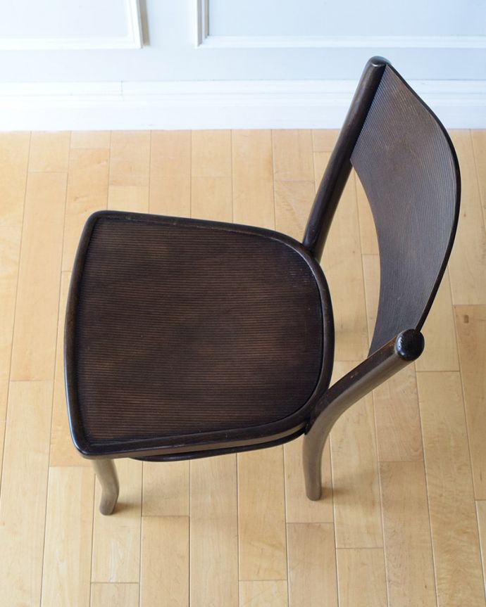 ベントウッドチェアの座面