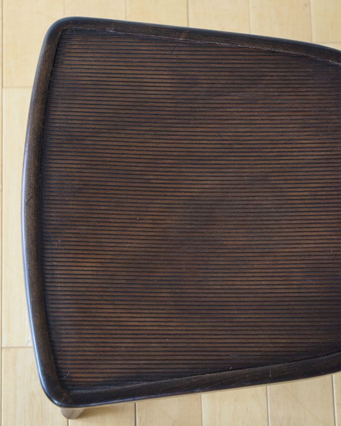 アンティークの椅子の座面の模様