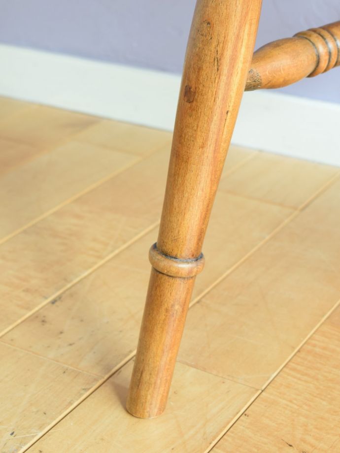 アンティークチェアの脚