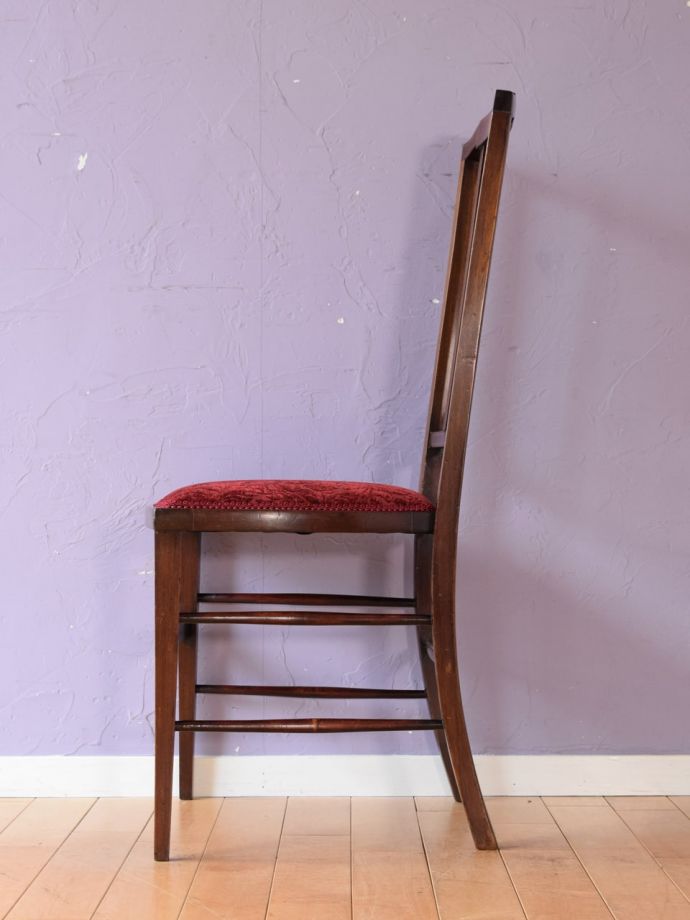 アンティークの椅子の側面