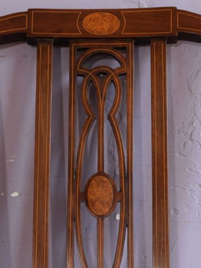 英国アンティークらしい装飾