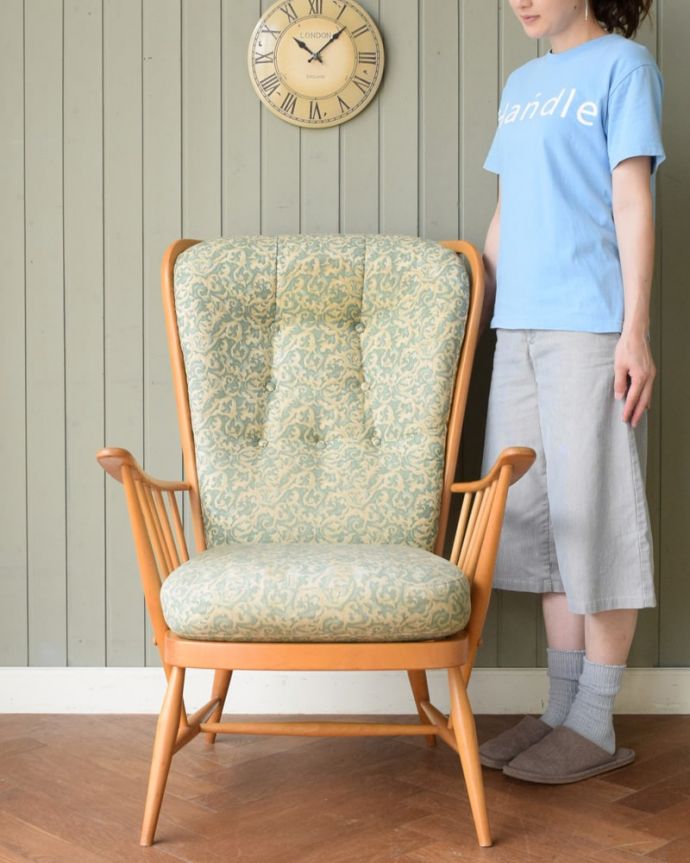 アーム付きチェア　アンティークチェア・椅子　アーコールチェアUP用(ラウンジチェア/クッション付)　アーコールらしいスッキリしたカッコよさシンプルな中にアーコールらしい職人技が見られるラウンジチェア。(k-1738-c)