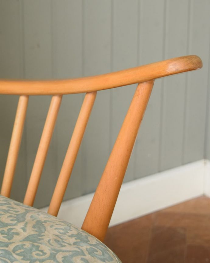 アーム付きチェア　アンティークチェア・椅子　アーコールチェアUP用(ラウンジチェア/クッション付)　さらにリラックスできるアーム付き1人掛けのアーム付きチェアは、自分だけの時間をリラックスさせてくれる最強アイテム。(k-1738-c)