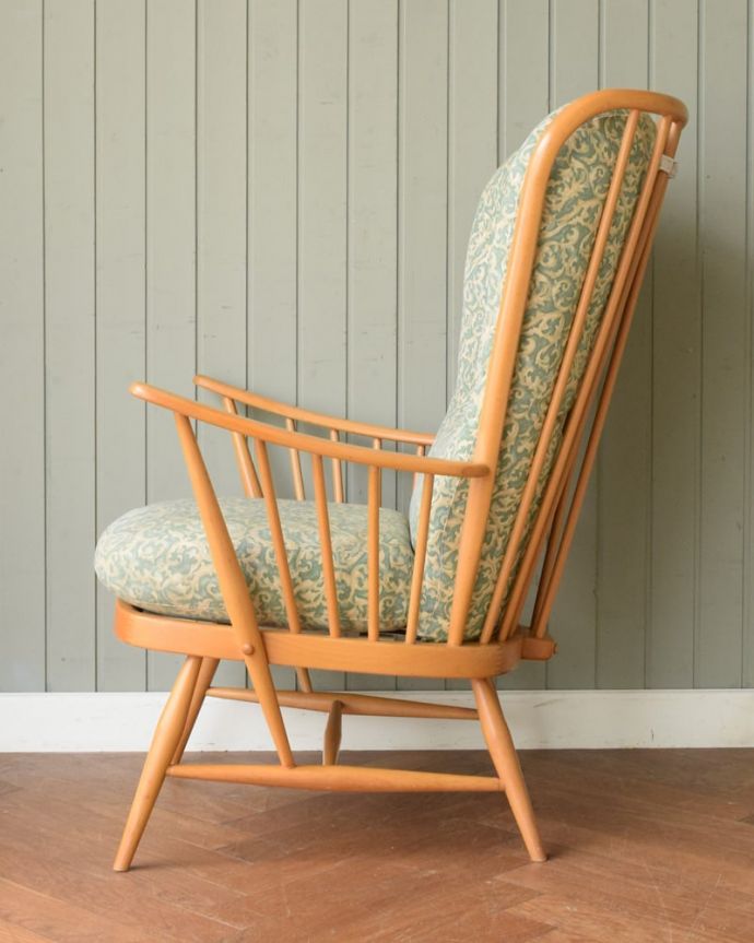 アーム付きチェア　アンティークチェア・椅子　アーコールチェアUP用(ラウンジチェア/クッション付)　横から見てもカッコイイ計算され作りたシンプルなフォルム。(k-1738-c)