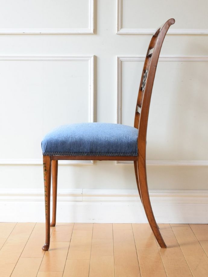 アンティークの椅子の側面