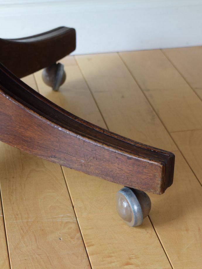 アンティーク椅子の脚