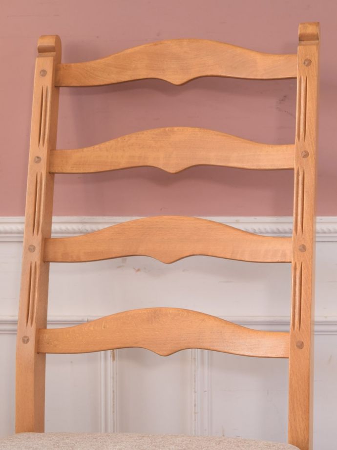 アーコールチェアの背もたれ