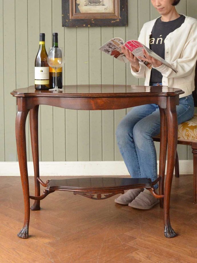 アンティークのオケージョナルテーブル