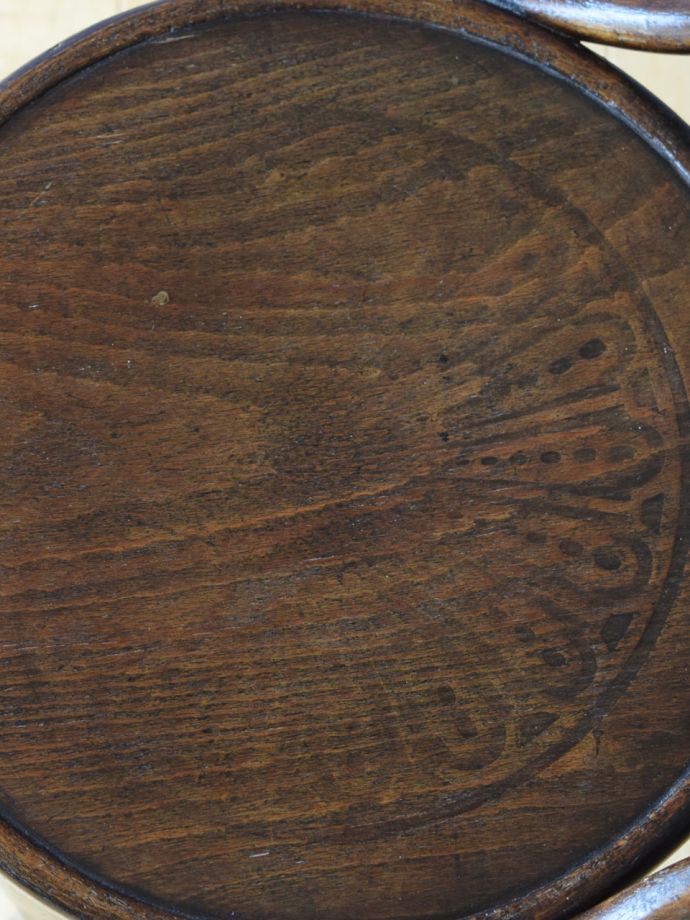 アンティークの椅子の座面の模様