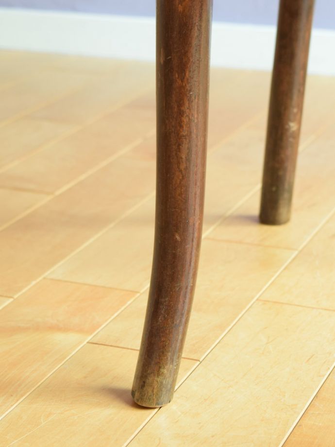 ベントウッドチェアの脚