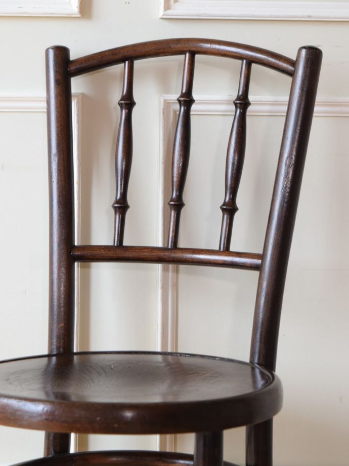 イギリスアンティークのおしゃれな椅子、バンブーデザインのベント