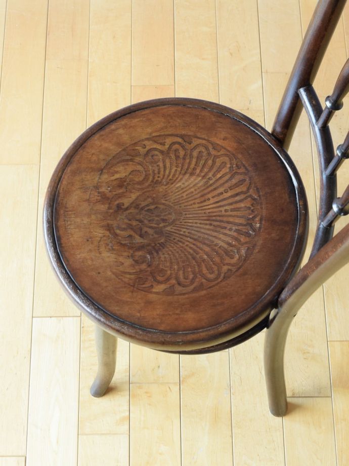 ベントウッドチェアの座面