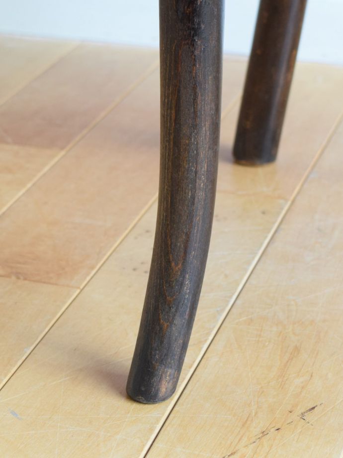 ベントウッドチェアの脚