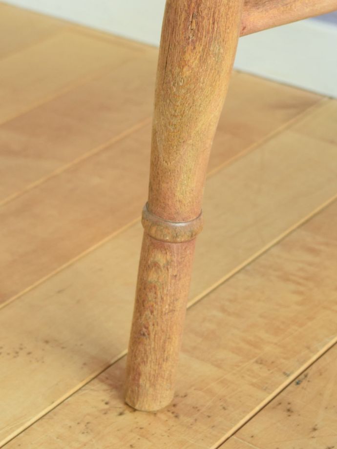 アンティークチェアの脚