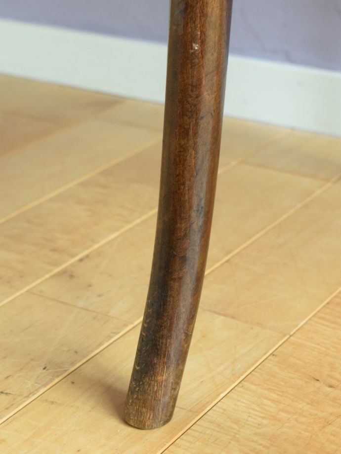 ベントウッドチェアの脚
