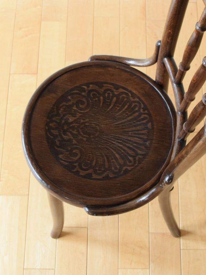 ベントウッドチェアの座面