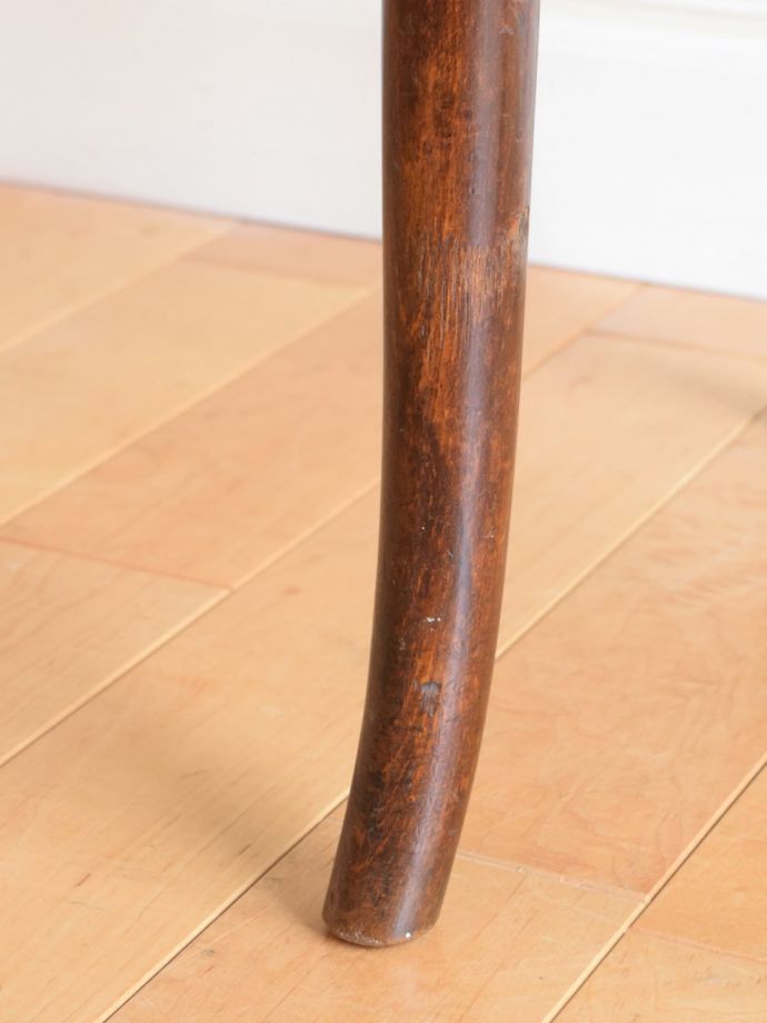 ベントウッドチェアの脚