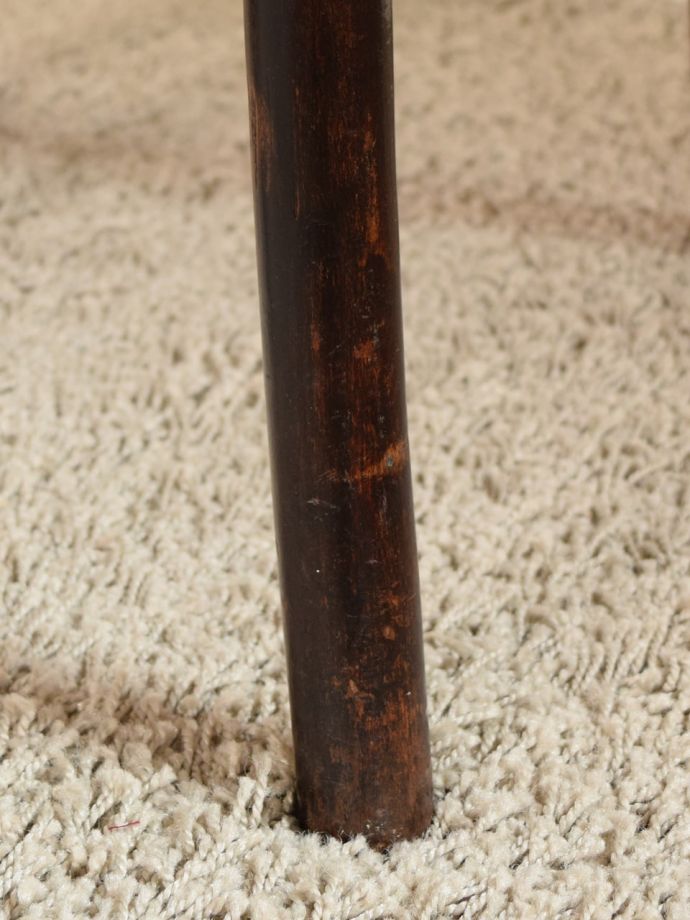 ベントウッドチェアの脚