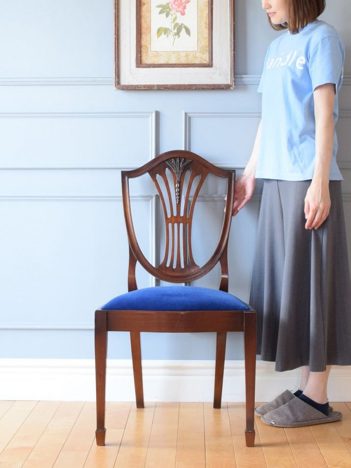 英国アンティークのサロンチェア